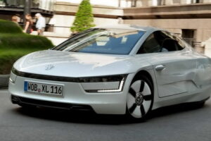 Volkswagen XL1 เปิดตัวราคาขายแล้วเริ่มต้นที่ 98,000 ปอนด์ในสหราชอาณาจักร