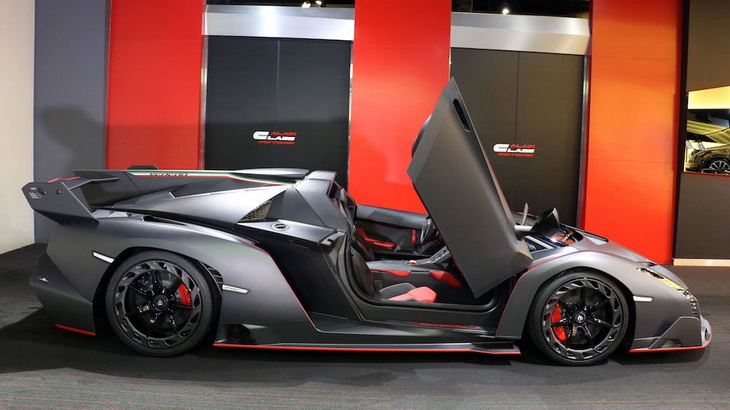 ต วแทนขายจากด ไบเป ดต วรถ Lamborghini Veneno Roadster โฉมพ เศษ 1 ใน 9 ค น ของโลก รถใหม 2021 2022 ร ว วรถ ราคารถใหม ข าวรถใหม รถยนต รถกระบะ Toyota โตโยต า Honda ฮอนด า Nissan น สส น Ford ฟอร ด Chevrolet เชฟโรเลต Isuzu อ ซ ซ