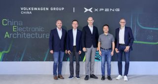 Xpeng และ Volkswagen จับมือพัฒนาสถาปัตยกรรม E/E สำหรับรถยนต์ไฟฟ้า โดยรถคันแรกจะเปิดตัวในปี 2026