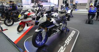 ใหม่ Yamaha R15 / R15M 2023 ราคา ยามาฮ่า YZF R15 ตารางผ่อน-ดาวน์