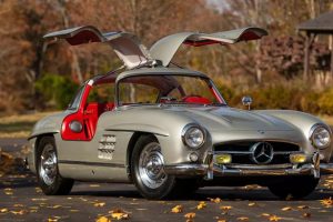 Mercedes-Benz 300SL Gullwing ปี 1957 ขายประมูลเกือบ 70 ล้านบาท