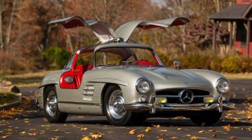 Mercedes-Benz 300SL Gullwing ปี 1957 ขายประมูลเกือบ 70 ล้านบาท